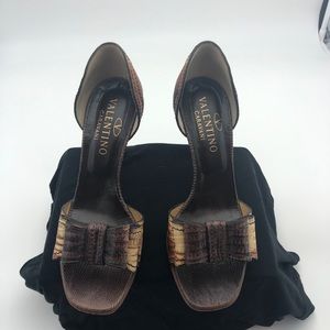 Stunning Valentino Garavani Exotic Skin Sz 38